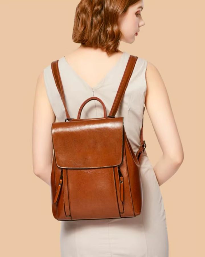 Sac à dos de ville en cuir pour femme, porté au dos