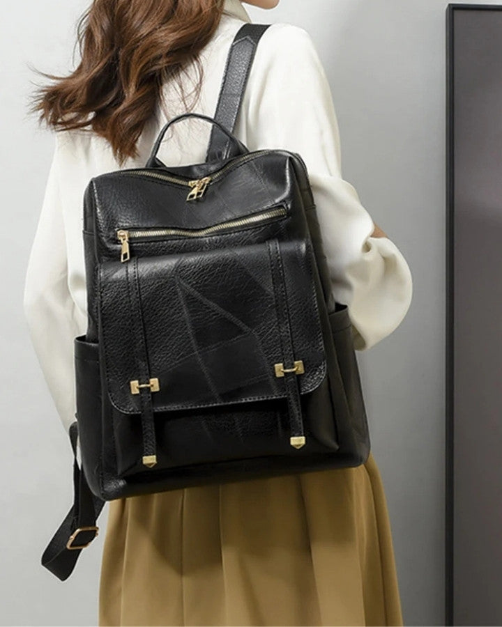 Sac à Dos en Cuir Vintage Femme, noir, porté au dos d'une femme