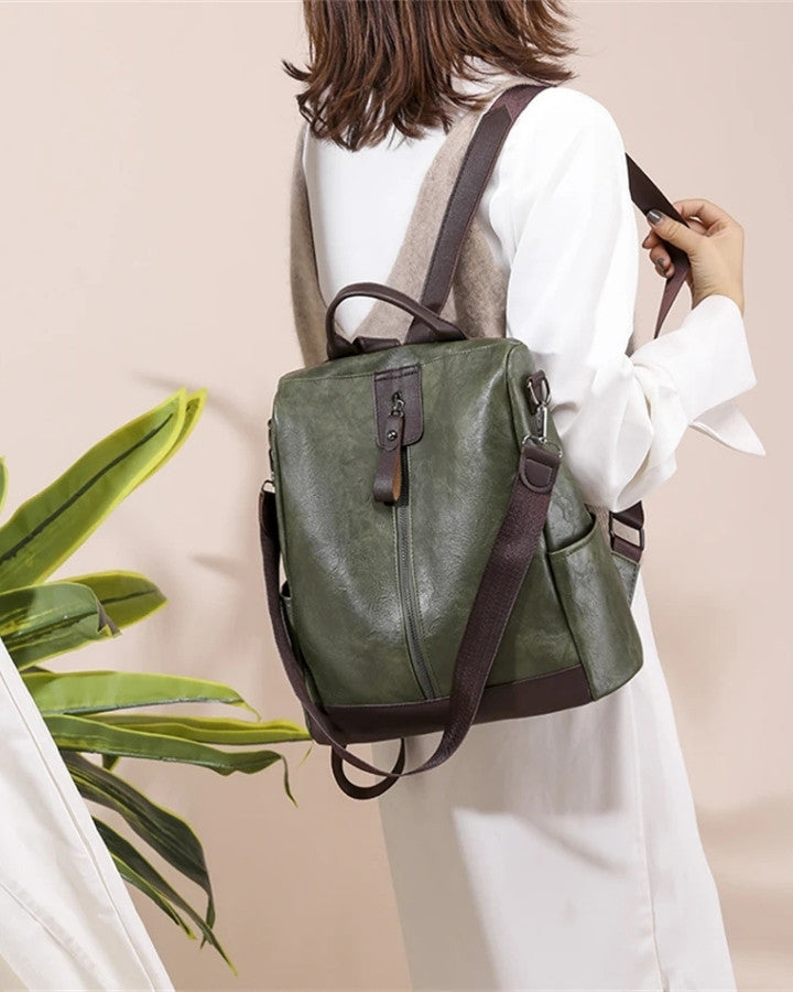 Sac à Dos Faux Cuir Femme - Style Vintage, kaki porté sur le dos 