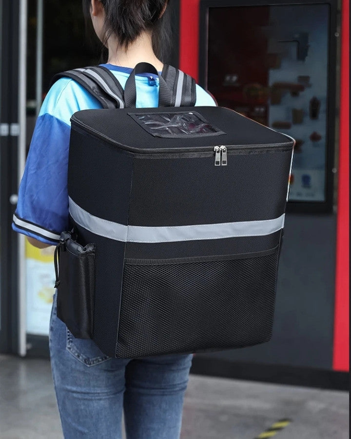Sac à Dos Isotherme 35 Litres, porté sur le dos d'une femme
