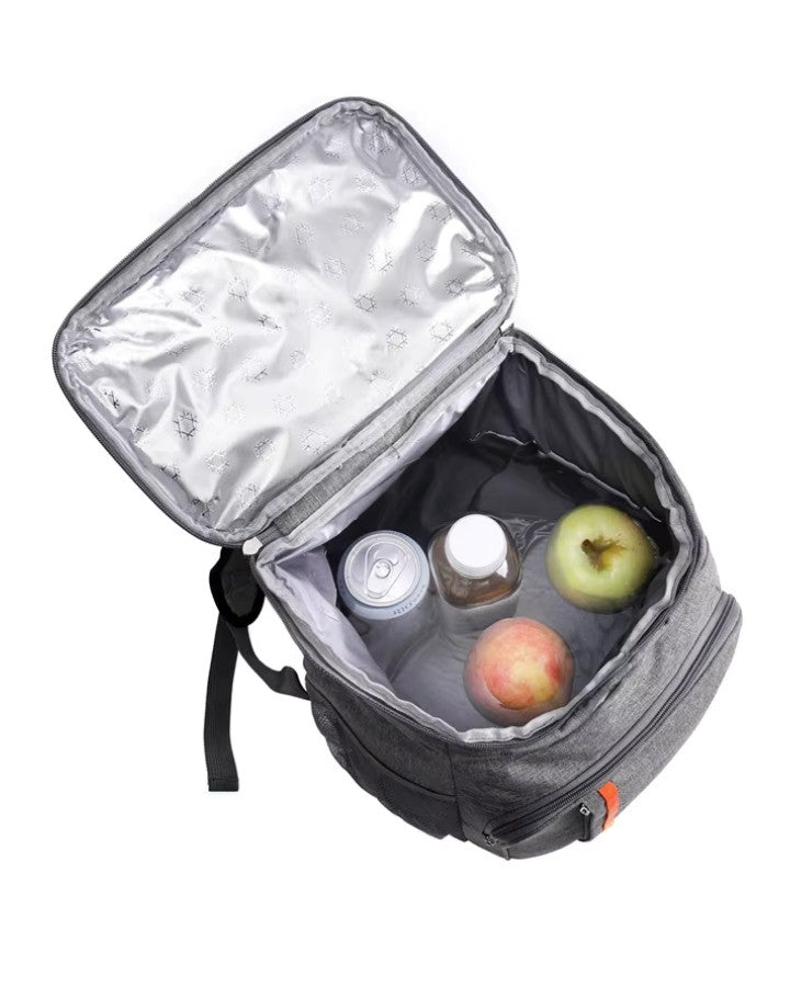 Intérieur spacieux du sac à dos isotherme adulte avec compartiment doublé en aluminium pour conserver aliments et boissons au frais.