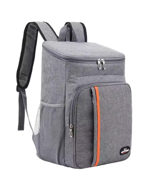 Vue latérale du sac à dos isotherme adulte gris avec poches filet latérales pour bouteilles et accessoires.