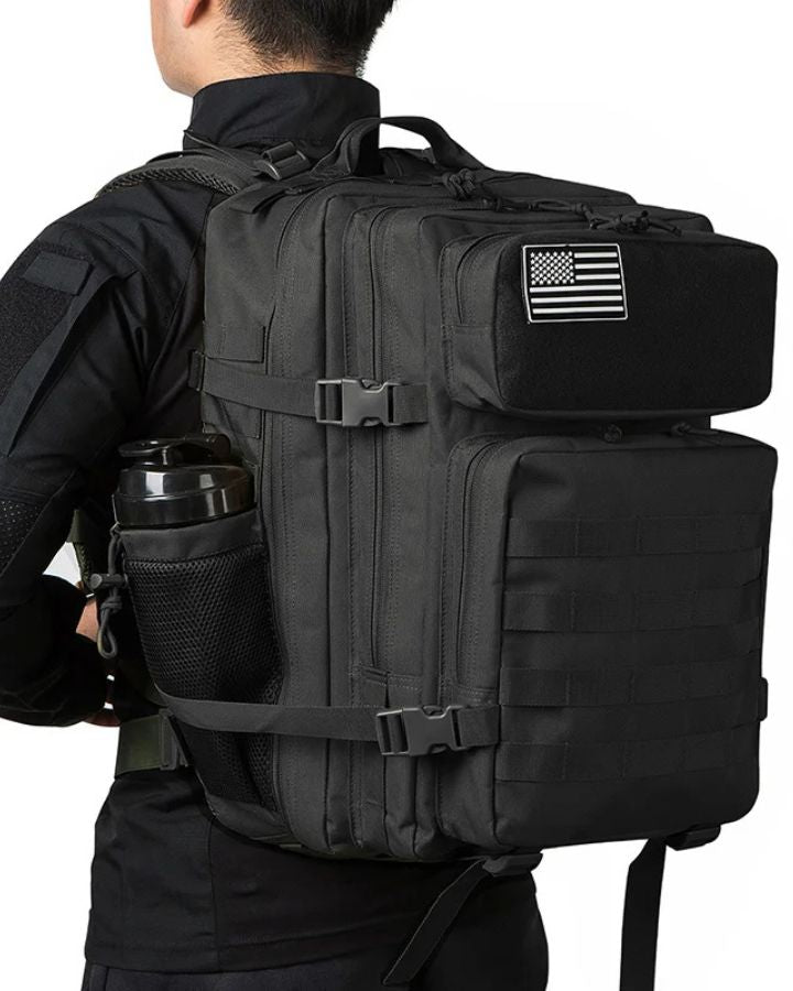 Sac à Dos Militaire 45 Litres, noir, porté au dos