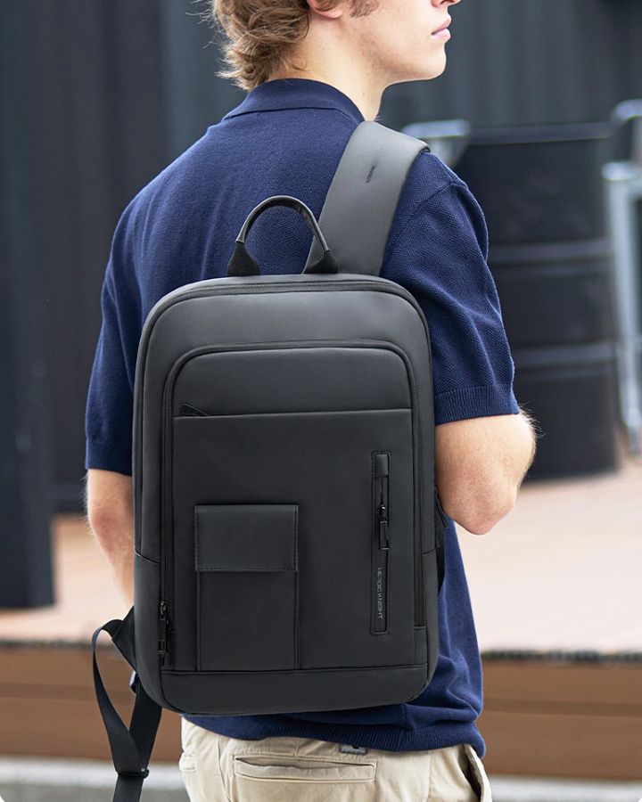 Sac à Dos Ordinateur Portable Imperméable, noir, porté sur le dos