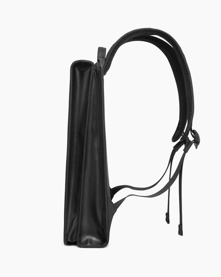 Sac à Dos Plat Ordinateur - Bange, vue de côté, très fine épaisseur, seulement 8 cm de profondeur.