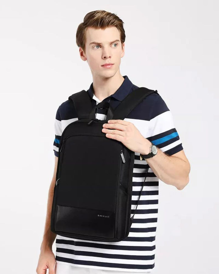 Sac à dos pour ordinateur portable 15.6, noir, porté sur le devant