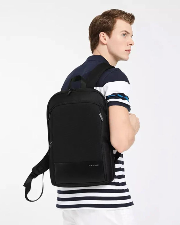 Sac à dos pour ordinateur portable 15.6, noir, porté sur l'épaule