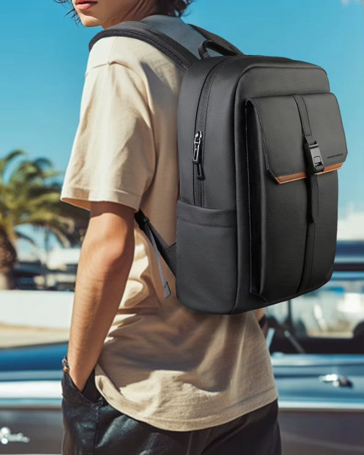 Sac à Dos Urbain Homme HK noir porté en ville
